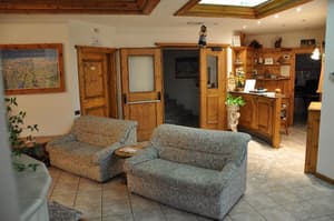thumbnail: Interior entrance