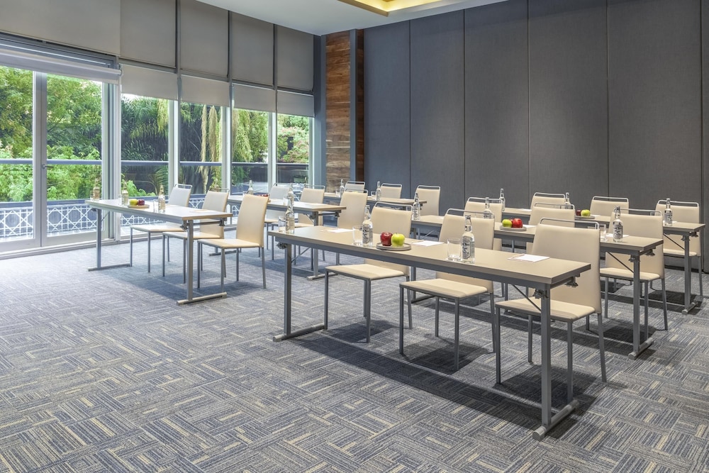 Meeting facility