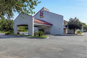 Red Roof Inn PLUS+ Mt Pleasant - Patriots Point