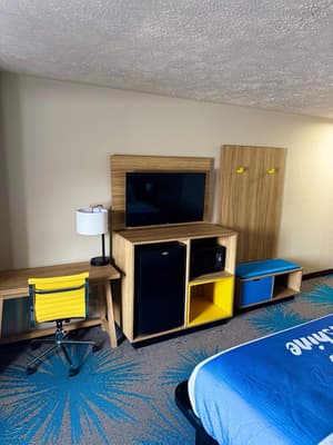 thumbnail: Room