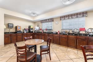 thumbnail: Breakfast area
