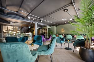 thumbnail: Bar (on property)