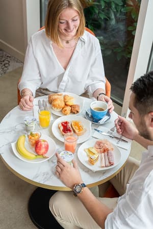 thumbnail: Breakfast area