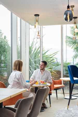 thumbnail: Breakfast area