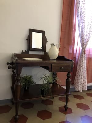 thumbnail: Interior