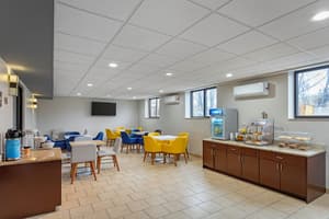 thumbnail: Breakfast area
