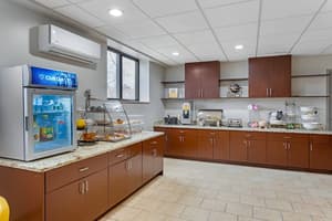 thumbnail: Breakfast area