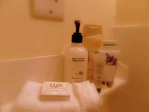 thumbnail: Bathroom amenities