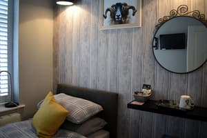 thumbnail: Room