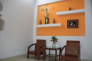 thumbnail: Lobby sitting area