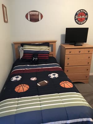 thumbnail: In-room dining