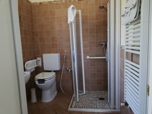 thumbnail: Bathroom amenities
