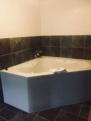 thumbnail: Jetted tub