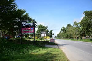 thumbnail: Front of property
