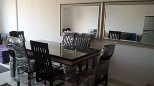 thumbnail: Family dining
