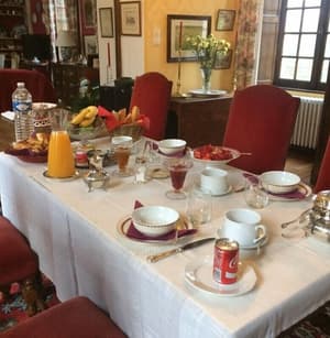 thumbnail: Breakfast area