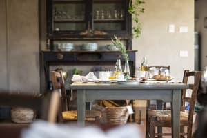 thumbnail: Breakfast area