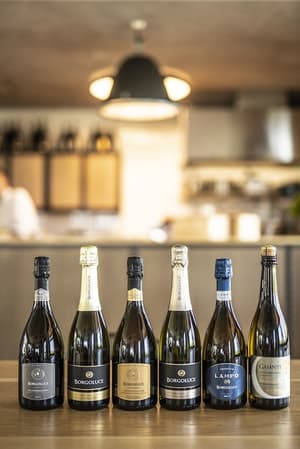 thumbnail: Tasting room