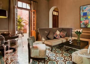 thumbnail: Rosas Xocolate Master Suite