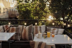 thumbnail: Restaurant