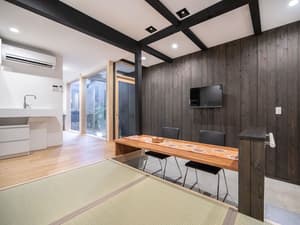 thumbnail: In-room dining