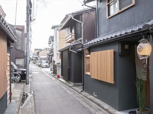 thumbnail: Exterior detail