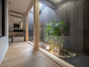 thumbnail: Courtyard