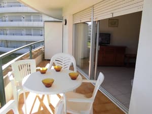 thumbnail: Front of property