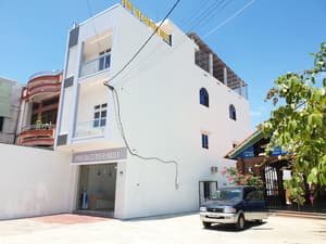 thumbnail: Exterior