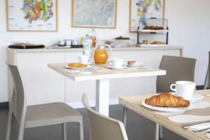 thumbnail: Breakfast buffet