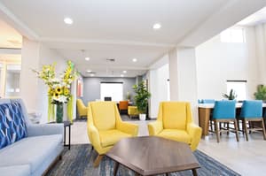 thumbnail: Lobby sitting area