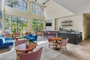 thumbnail: Bar (on property)