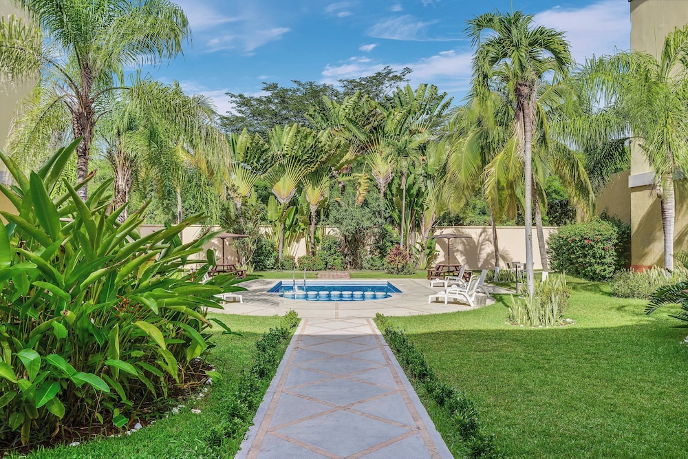 Private pool