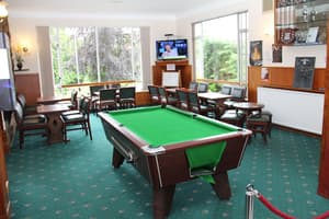 thumbnail: Bar (on property)