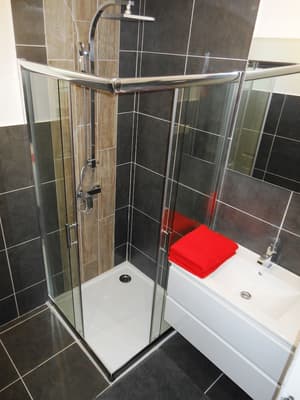 thumbnail: Bathroom shower