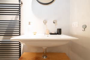 thumbnail: Bathroom shower