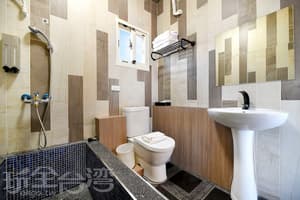 thumbnail: Bathroom