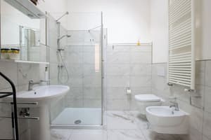 thumbnail: Shared bathroom