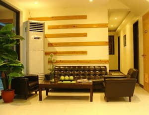 thumbnail: Lobby sitting area