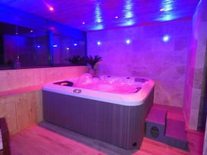 thumbnail: Jetted tub