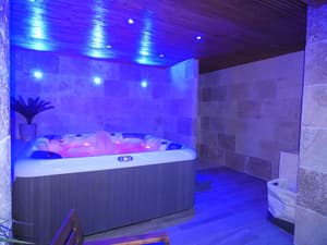 thumbnail: Jetted tub