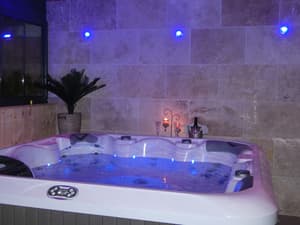 thumbnail: Jetted tub