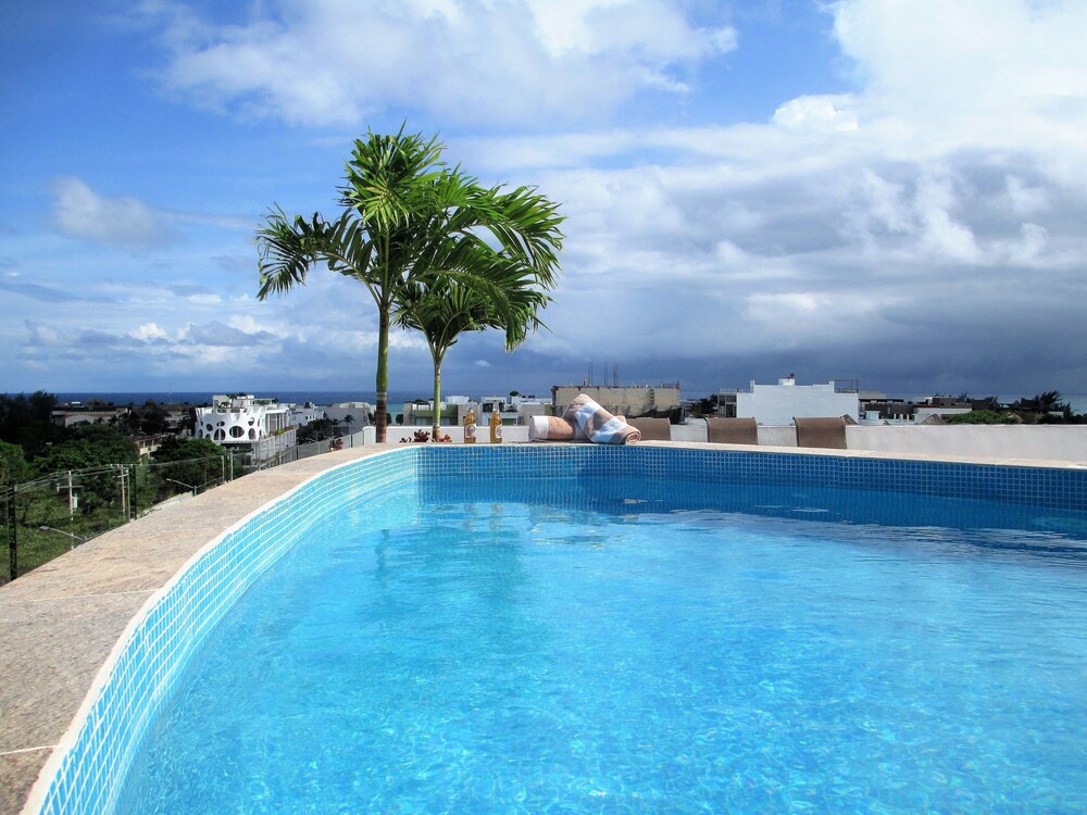 Rooftop pool