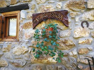 thumbnail: Exterior detail