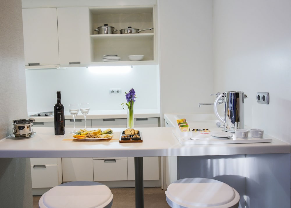 Private kitchenette