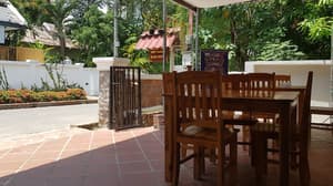 thumbnail: Breakfast area