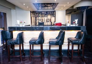 thumbnail: Bar (on property)