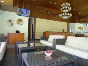 thumbnail: Lobby sitting area