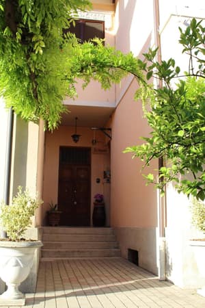 thumbnail: General view