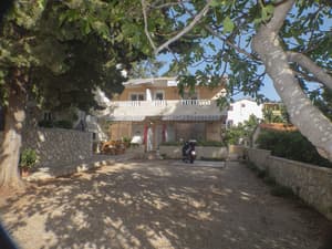 thumbnail: Front of property